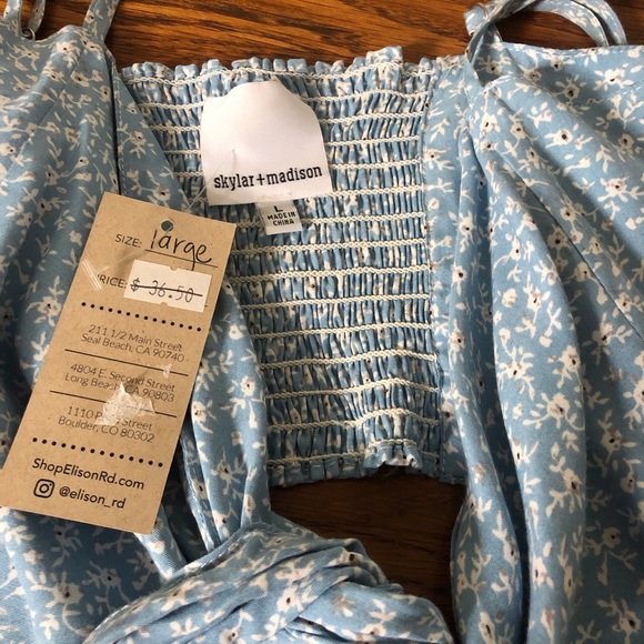 NEVER WORN elison rd tie front top - Picture 2 of 3